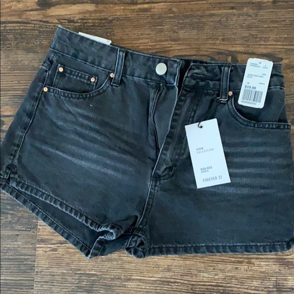 Forever 21 black high rise shorts - Picture 3 of 6